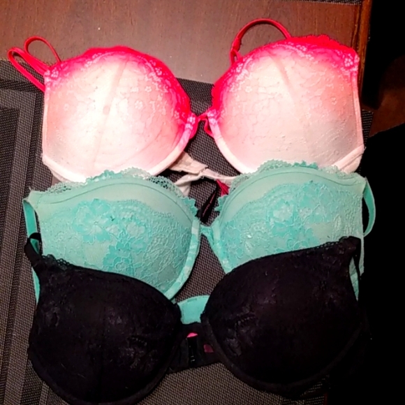 Bras - Picture 1 of 4